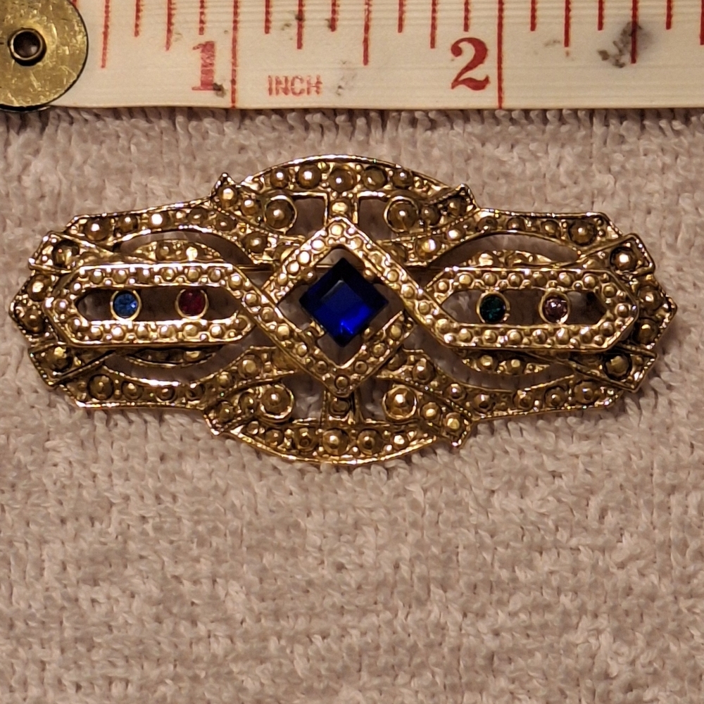 Vintage Gold Brooch with a Blue Gemstone Centerpiece. - Picture 7 of 8